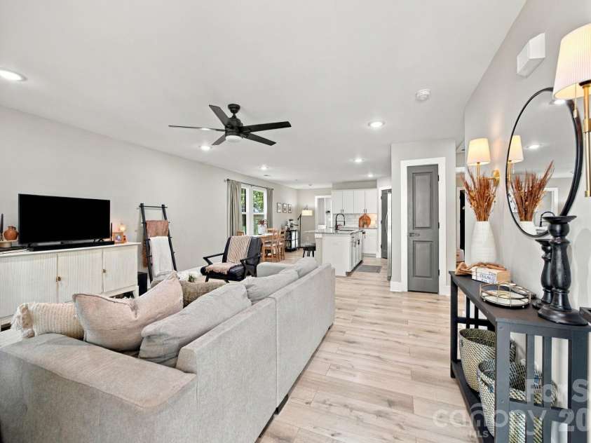 523 Gibson Drive, Concord, NC 28025.  MLS# CAR4426463, YatesRealty ID 52556. 
