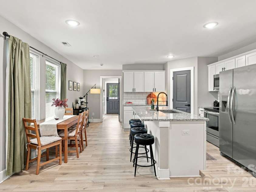 523 Gibson Drive, Concord, NC 28025.  MLS# CAR4426463, YatesRealty ID 52556. 