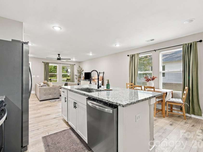 523 Gibson Drive, Concord, NC 28025.  MLS# CAR4426463, YatesRealty ID 52556. 