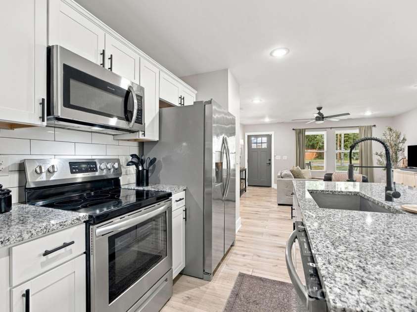 523 Gibson Drive, Concord, NC 28025.  MLS# CAR4426463, YatesRealty ID 52556. 