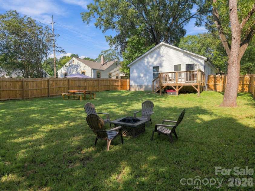 523 Gibson Drive, Concord, NC 28025.  MLS# CAR4426463, YatesRealty ID 52556. 
