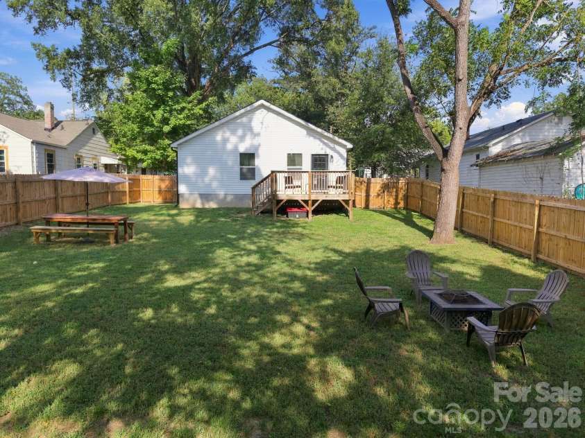 523 Gibson Drive, Concord, NC 28025.  MLS# CAR4426463, YatesRealty ID 52556. 