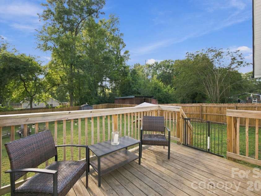 523 Gibson Drive, Concord, NC 28025.  MLS# CAR4426463, YatesRealty ID 52556. 