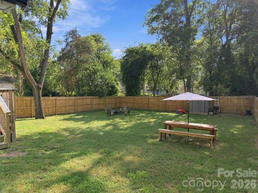 523 Gibson Drive, Concord, NC 28025.  MLS# CAR4426463, YatesRealty ID 52556. 