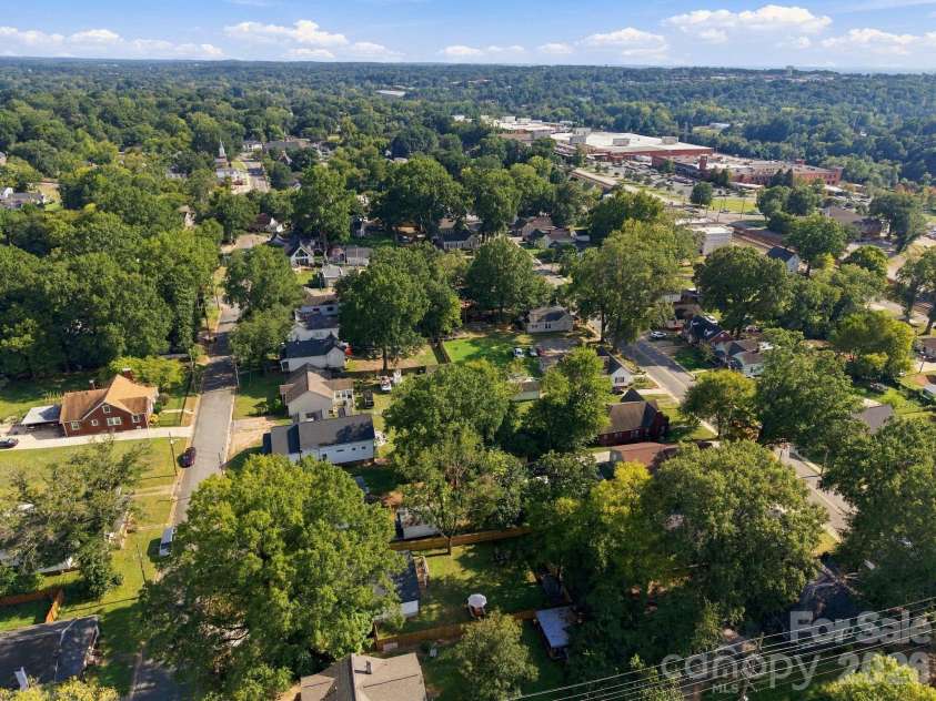 523 Gibson Drive, Concord, NC 28025.  MLS# CAR4426463, YatesRealty ID 52556. 