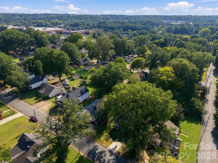 523 Gibson Drive, Concord, NC 28025.  MLS# CAR4426463, YatesRealty ID 52556. 