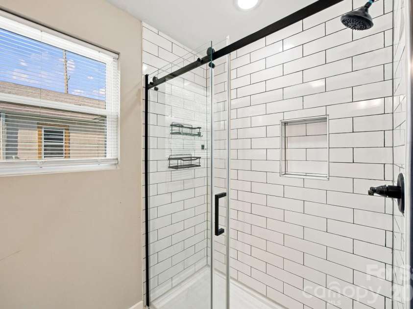 523 Gibson Drive, Concord, NC 28025.  MLS# CAR4426463, YatesRealty ID 52556. Primary Bathroom