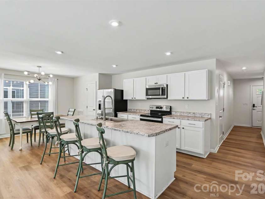 4112 Bowline Drive, Charlotte, NC 28269.  MLS# CAR4426572, YatesRealty ID 52559. 