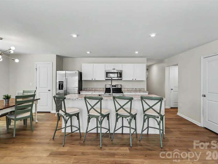 4112 Bowline Drive, Charlotte, NC 28269.  MLS# CAR4426572, YatesRealty ID 52559. 