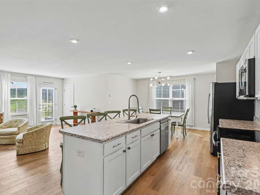 4112 Bowline Drive, Charlotte, NC 28269.  MLS# CAR4426572, YatesRealty ID 52559. 