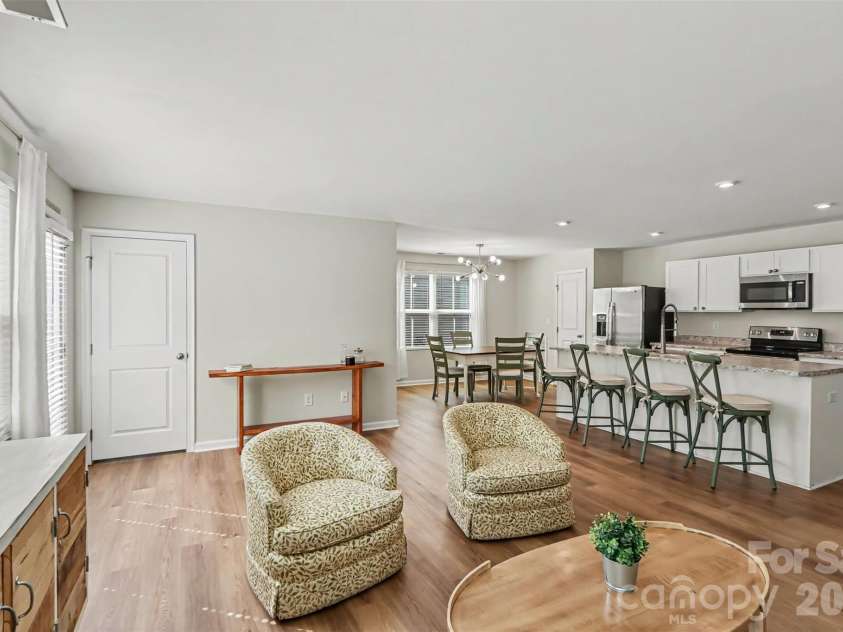 4112 Bowline Drive, Charlotte, NC 28269.  MLS# CAR4426572, YatesRealty ID 52559. 