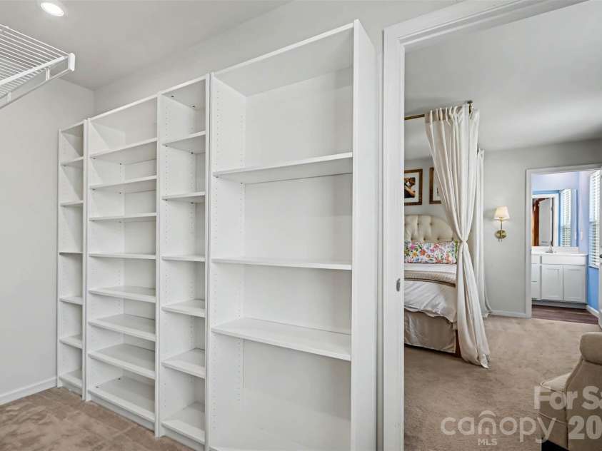 4112 Bowline Drive, Charlotte, NC 28269.  MLS# CAR4426572, YatesRealty ID 52559. Primary closet