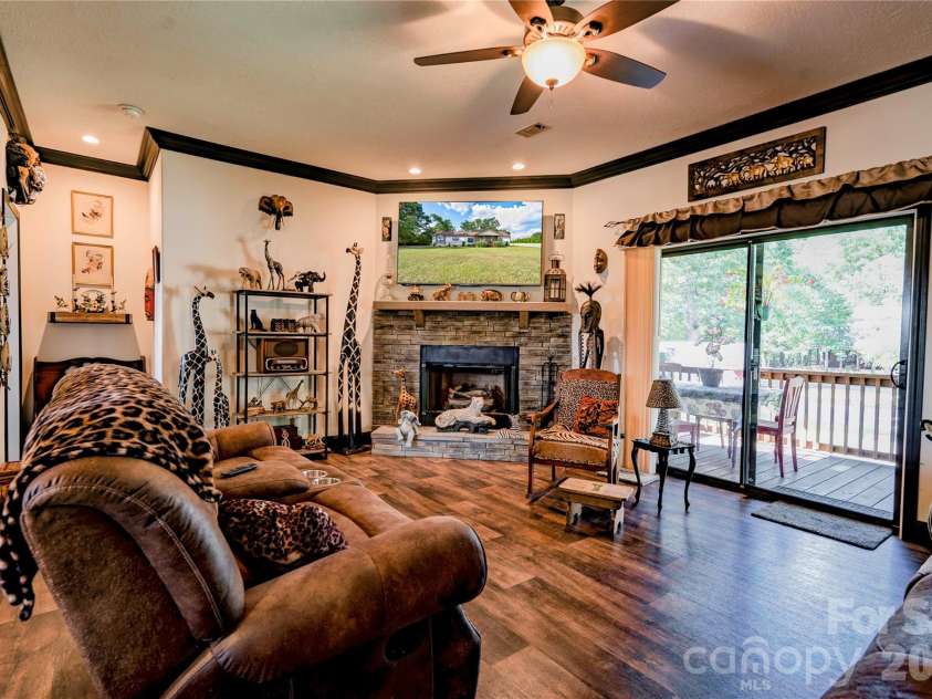 503-1 Stagecoach Trail, Cherryville, NC 28021.  MLS# CAR4427366, YatesRealty ID 52560. Living Room