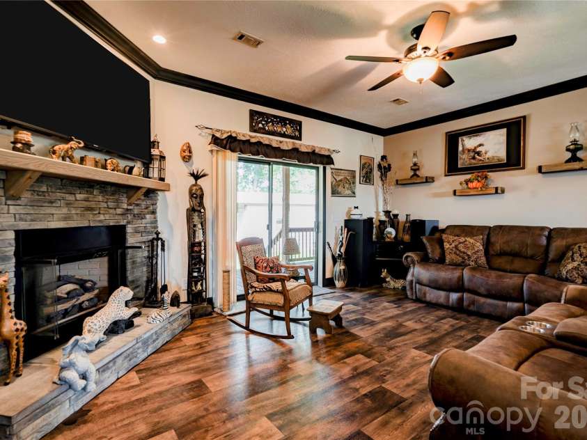 503-1 Stagecoach Trail, Cherryville, NC 28021.  MLS# CAR4427366, YatesRealty ID 52560. Living Room