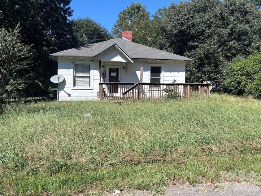 1019 Wellman Street, Gastonia, NC 28054.  MLS# CAR4425679, YatesRealty ID 52562. 