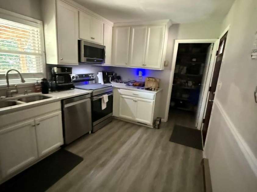 3432 Farrhill Road, Charlotte, NC 28214.  MLS# CAR4427547, YatesRealty ID 52563. 