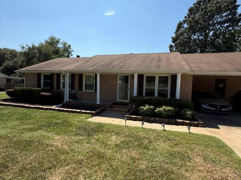 3432 Farrhill Road, Charlotte, NC 28214.  MLS# CAR4427547, YatesRealty ID 52563. 