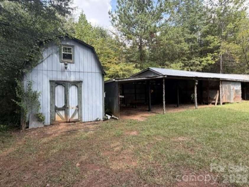 3307 Boat Club Road, Belmont, NC 28012.  MLS# CAR4427755, YatesRealty ID 52564. 