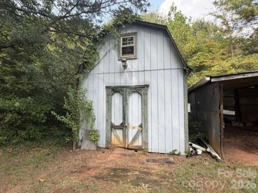 3307 Boat Club Road, Belmont, NC 28012.  MLS# CAR4427755, YatesRealty ID 52564. 