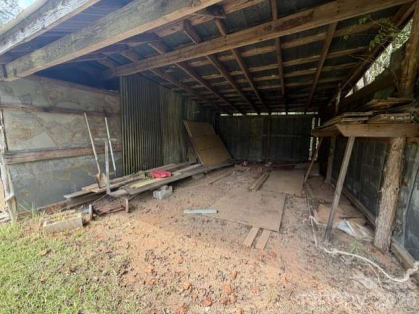 3307 Boat Club Road, Belmont, NC 28012.  MLS# CAR4427755, YatesRealty ID 52564. 