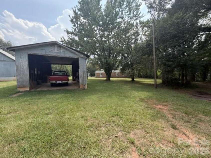 3307 Boat Club Road, Belmont, NC 28012.  MLS# CAR4427755, YatesRealty ID 52564. 