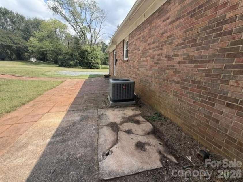 3307 Boat Club Road, Belmont, NC 28012.  MLS# CAR4427755, YatesRealty ID 52564. 