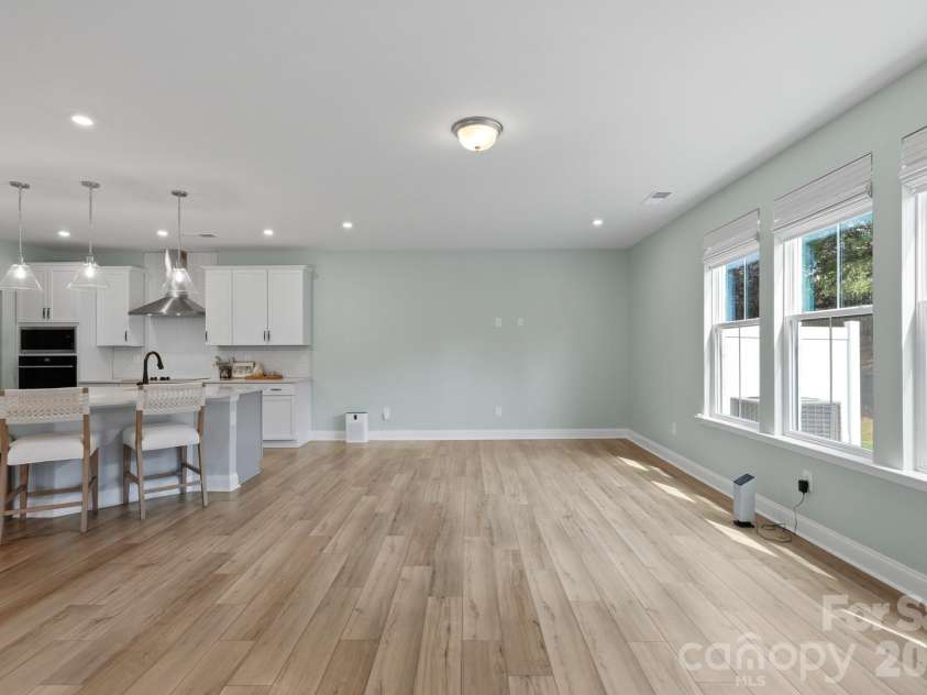 6113 Mariemont Circle, Charlotte, NC 28226.  MLS# CAR4427363, YatesRealty ID 52565. 