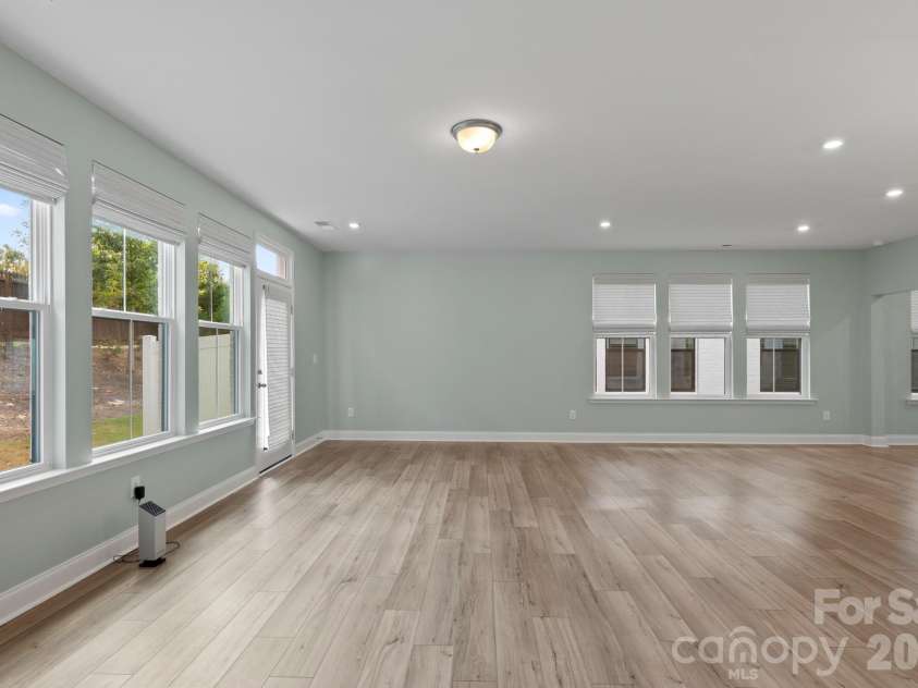 6113 Mariemont Circle, Charlotte, NC 28226.  MLS# CAR4427363, YatesRealty ID 52565. 