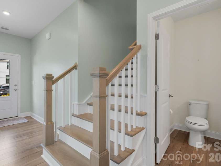 6113 Mariemont Circle, Charlotte, NC 28226.  MLS# CAR4427363, YatesRealty ID 52565. 