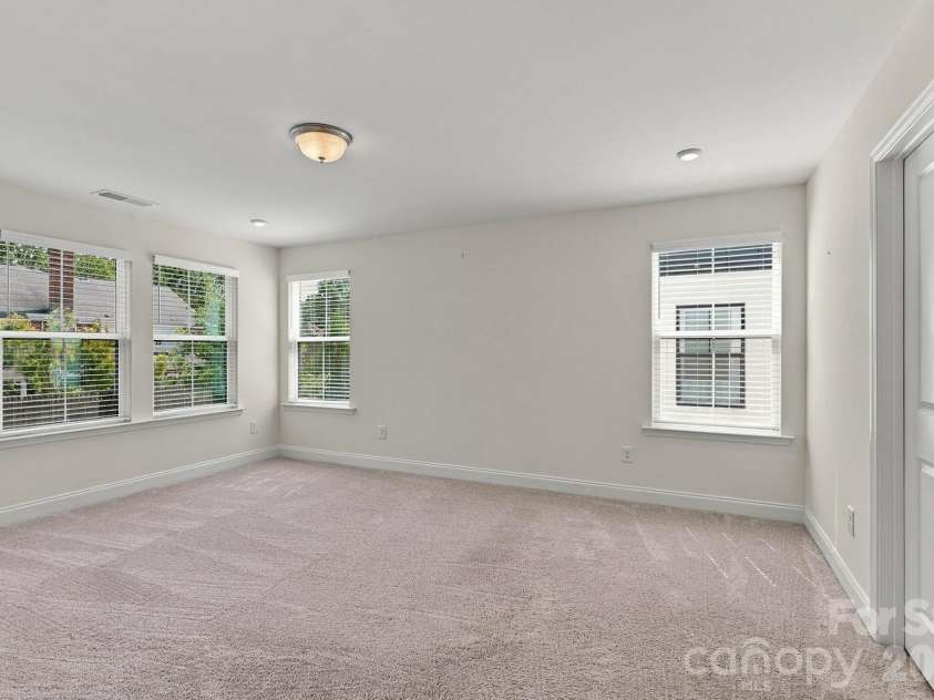 6113 Mariemont Circle, Charlotte, NC 28226.  MLS# CAR4427363, YatesRealty ID 52565. 