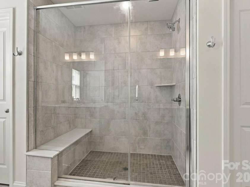6113 Mariemont Circle, Charlotte, NC 28226.  MLS# CAR4427363, YatesRealty ID 52565. 