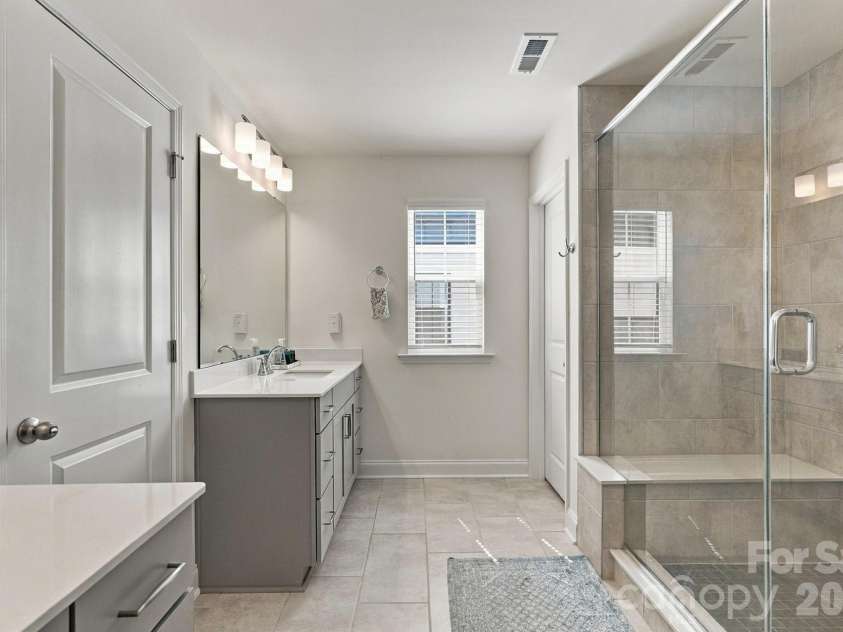 6113 Mariemont Circle, Charlotte, NC 28226.  MLS# CAR4427363, YatesRealty ID 52565. 