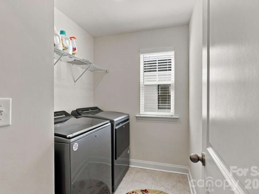 6113 Mariemont Circle, Charlotte, NC 28226.  MLS# CAR4427363, YatesRealty ID 52565. 