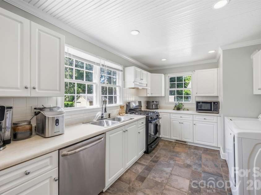 222 Wiley Avenue, York, SC 29745.  MLS# CAR4427662, YatesRealty ID 52566. 
