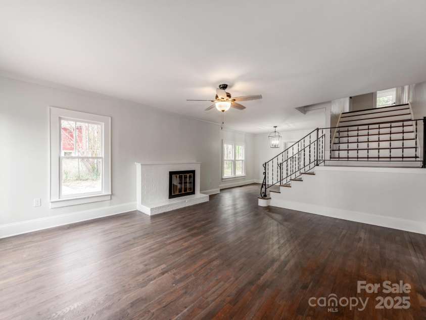 507 Oakland Street, Gastonia, NC 28052.  MLS# CAR4235970, YatesRealty ID 5257. 