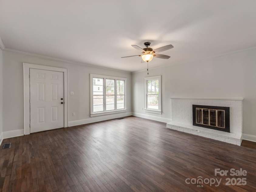 507 Oakland Street, Gastonia, NC 28052.  MLS# CAR4235970, YatesRealty ID 5257. 