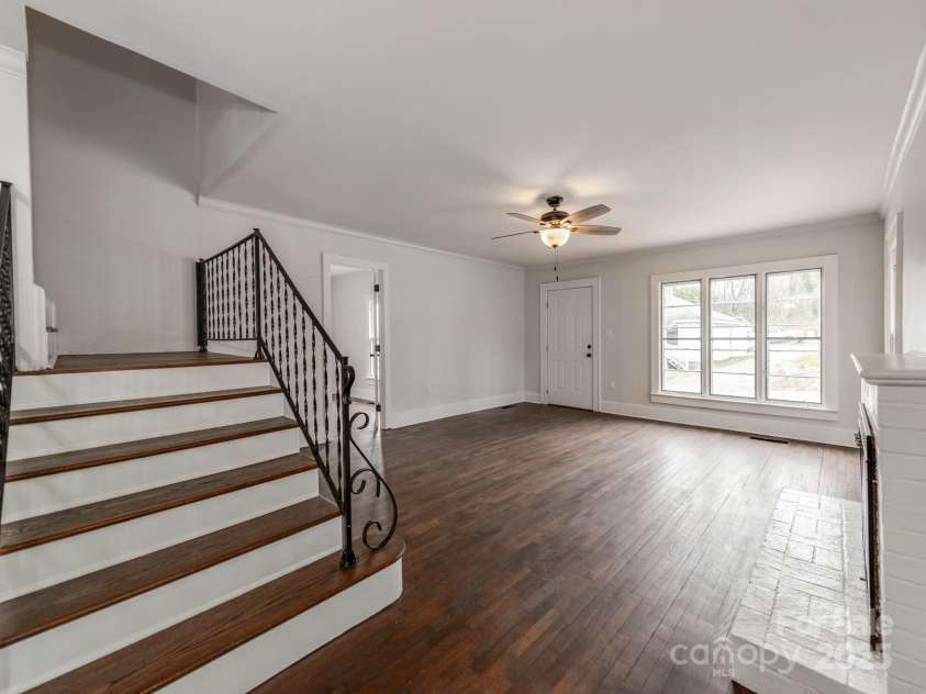 507 Oakland Street, Gastonia, NC 28052.  MLS# CAR4235970, YatesRealty ID 5257. 