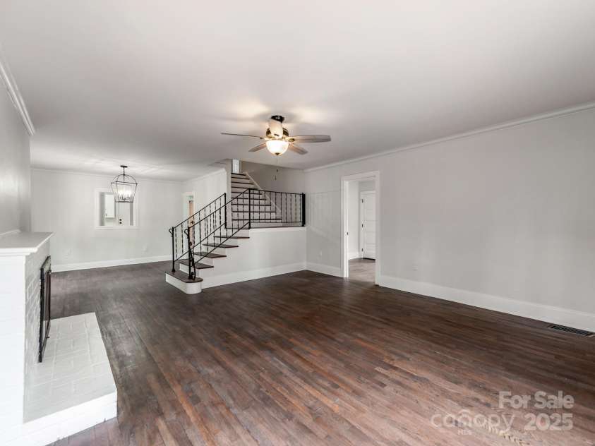 507 Oakland Street, Gastonia, NC 28052.  MLS# CAR4235970, YatesRealty ID 5257. 