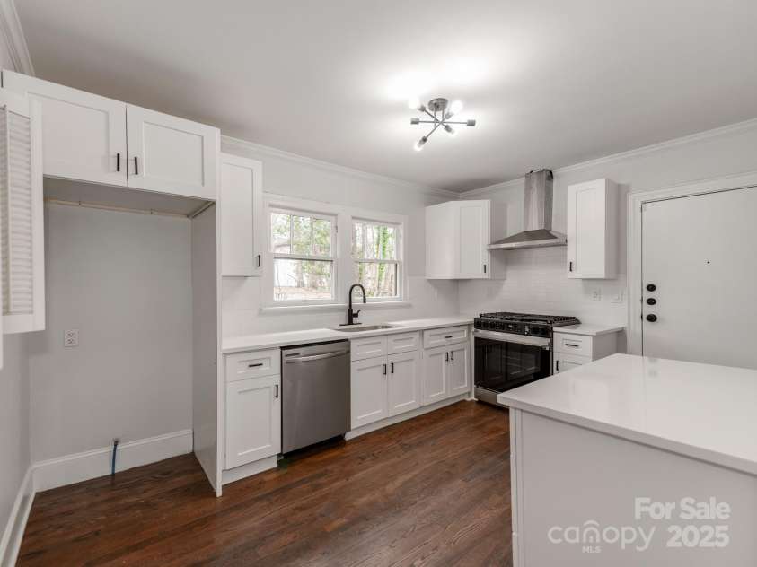 507 Oakland Street, Gastonia, NC 28052.  MLS# CAR4235970, YatesRealty ID 5257. 