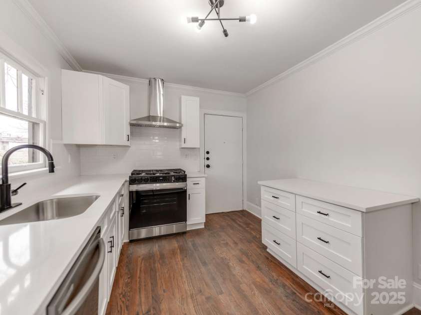 507 Oakland Street, Gastonia, NC 28052.  MLS# CAR4235970, YatesRealty ID 5257. 