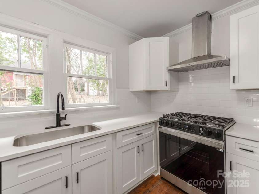 507 Oakland Street, Gastonia, NC 28052.  MLS# CAR4235970, YatesRealty ID 5257. 