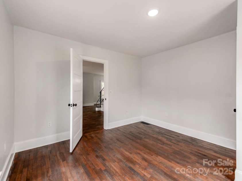 507 Oakland Street, Gastonia, NC 28052.  MLS# CAR4235970, YatesRealty ID 5257. 