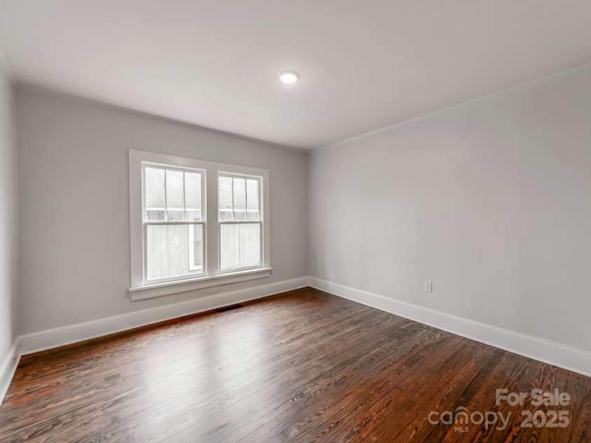 507 Oakland Street, Gastonia, NC 28052.  MLS# CAR4235970, YatesRealty ID 5257. 