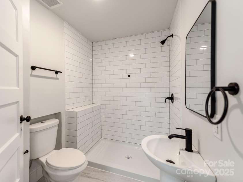 507 Oakland Street, Gastonia, NC 28052.  MLS# CAR4235970, YatesRealty ID 5257. 