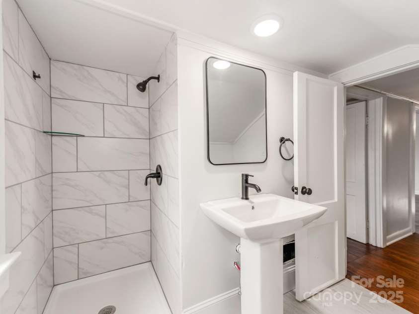 507 Oakland Street, Gastonia, NC 28052.  MLS# CAR4235970, YatesRealty ID 5257. 