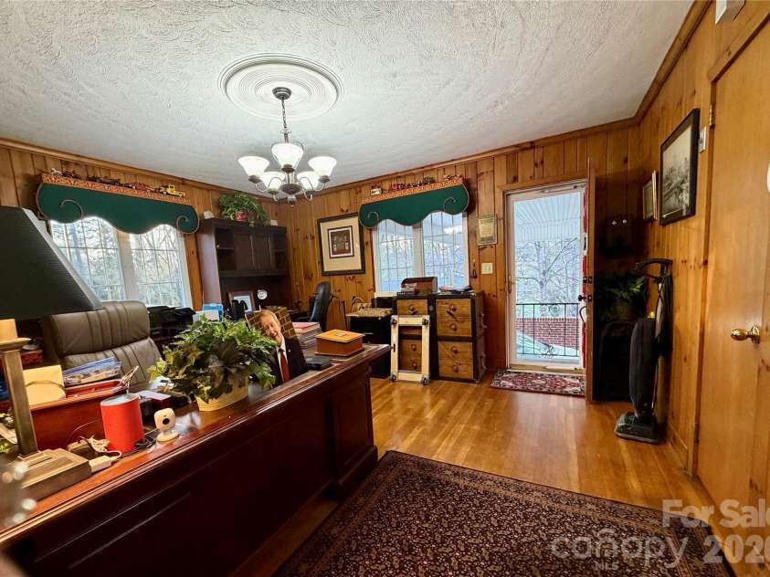 920 Paramount Circle, Gastonia, NC 28052.  MLS# CAR4354209, YatesRealty ID 5257. Large office, could be converted to breakfast area, home studio and more!
