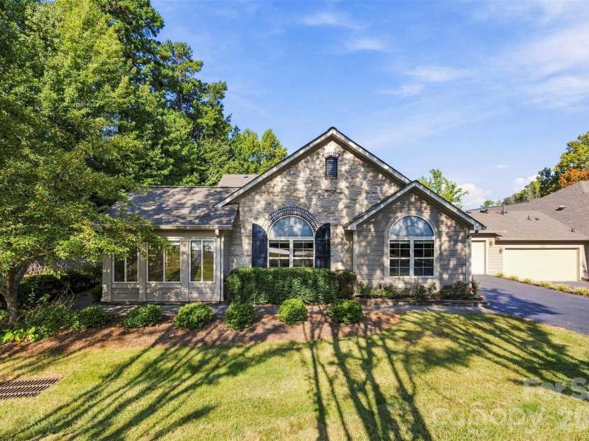 2808 Polo Club Boulevard, Matthews, NC 28105.  MLS# CAR4427740, YatesRealty ID 52571. 