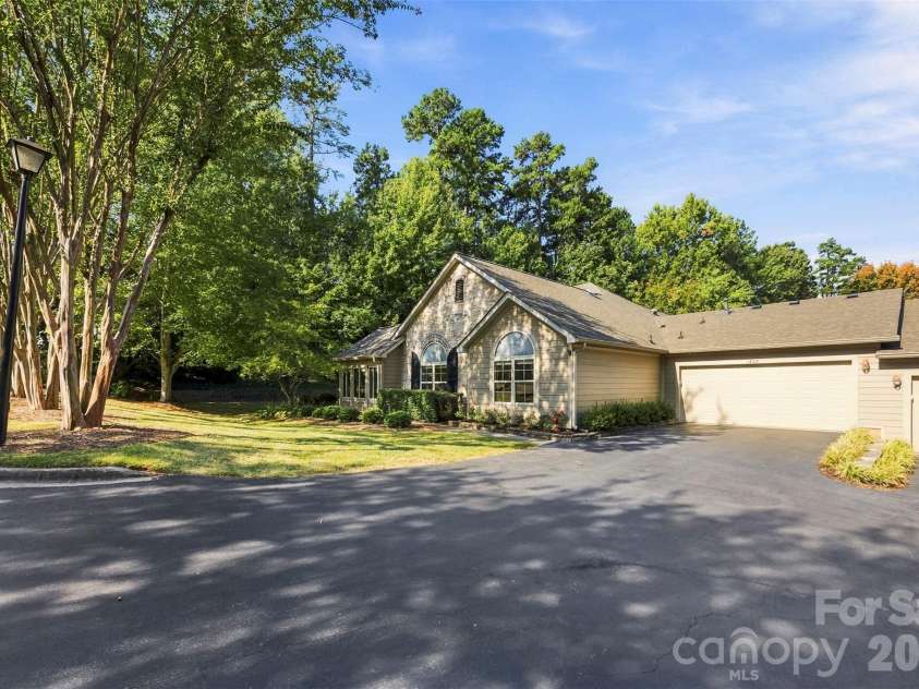 2808 Polo Club Boulevard, Matthews, NC 28105.  MLS# CAR4427740, YatesRealty ID 52571. 