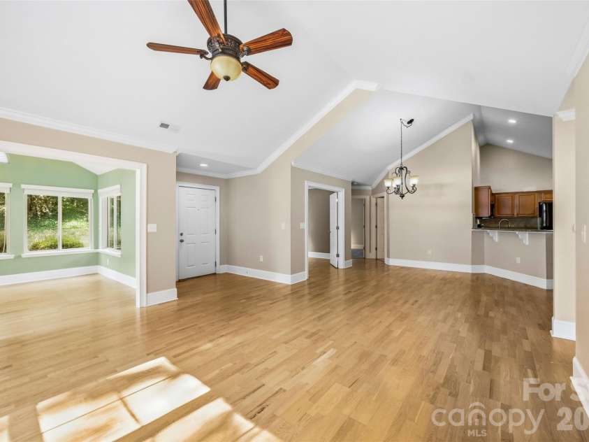 2808 Polo Club Boulevard, Matthews, NC 28105.  MLS# CAR4427740, YatesRealty ID 52571. 
