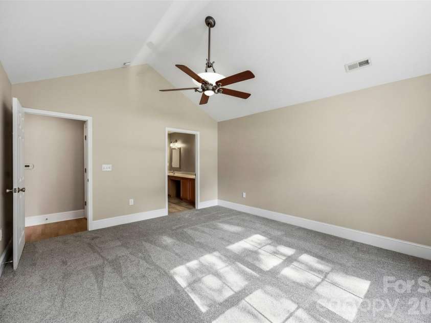 2808 Polo Club Boulevard, Matthews, NC 28105.  MLS# CAR4427740, YatesRealty ID 52571. 